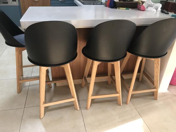 4 כיסאות בר של ZAGA