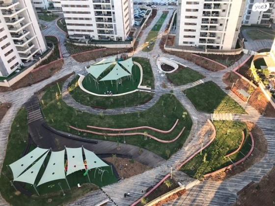 חיים הרצוג 17 (פסגות אפק)