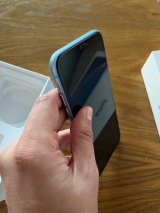 מכשיר אייפון xr כחול ויפה