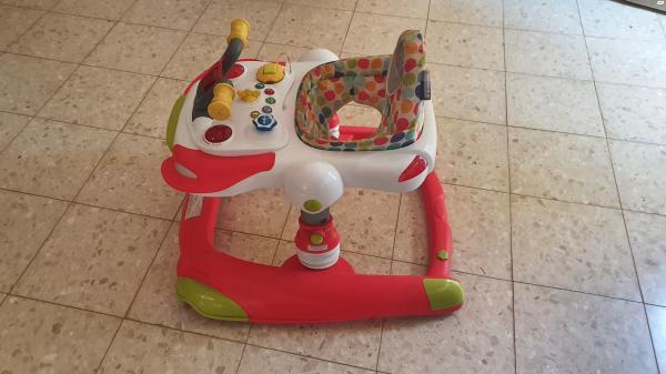 תינוק בצורת אופנוע משולב עם גאמפר מתקפל