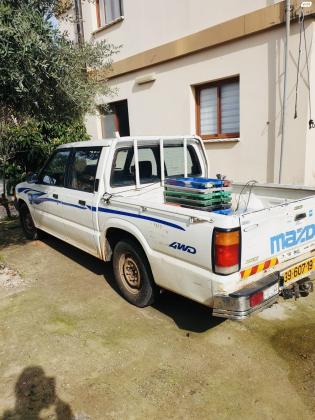 מאזדה B2000 (1995)