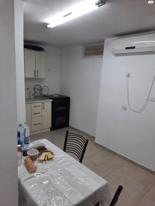 צבי הרלינג 24 (קרית הרצוג)