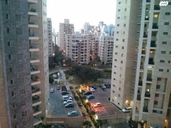 יעל רום 12 (אם המושבות)