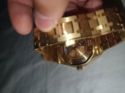שעון ap רצועה בצבע זהב