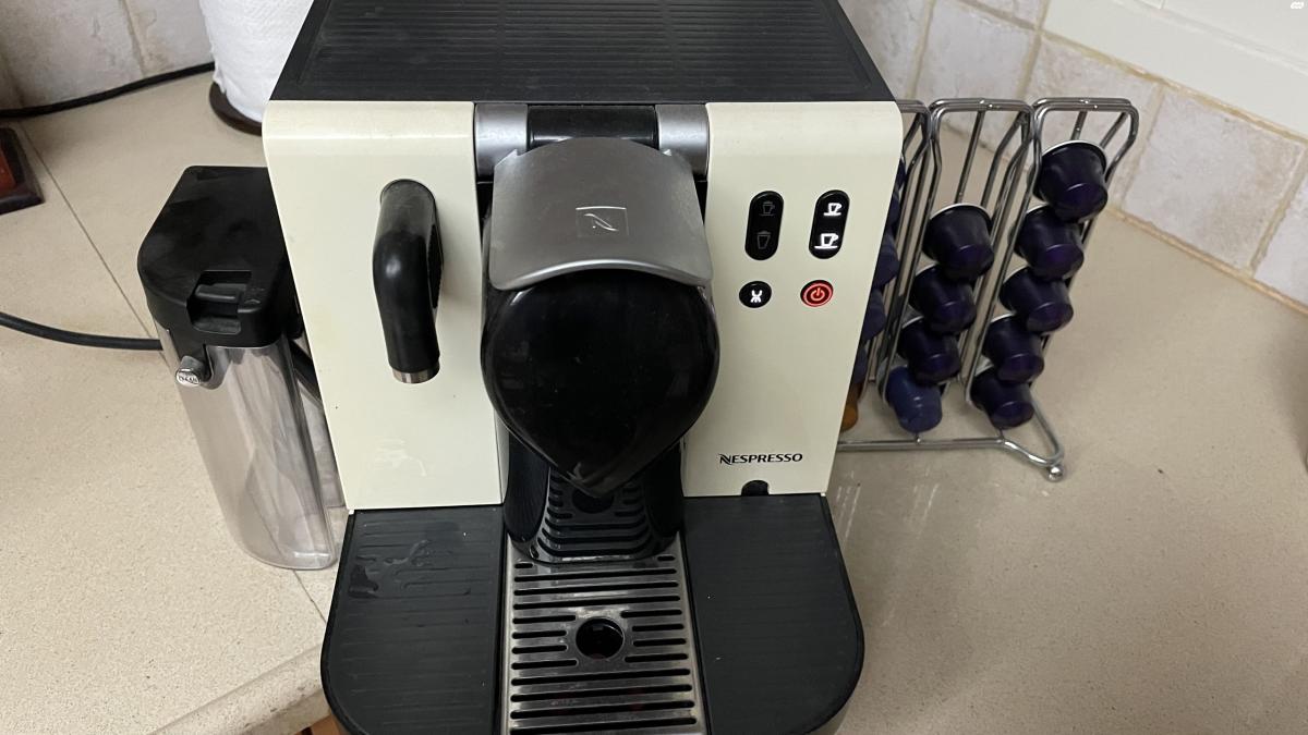 מכונת קפה - מכונת קפה Nespresso Latissima F311 | מודעה-593046