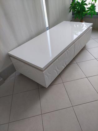 שולחן סלון בצבע לבן אפוקסי