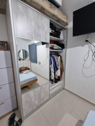 ארון הזזה 'ספץ' במצב מצויין,