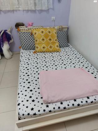 מיטה וחצי של עצמלה ומזרון