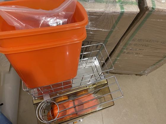 מסחטת מיץ תפוזים ורימונים מקצועית