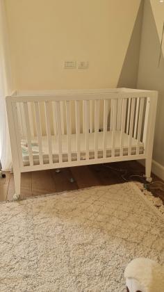 מיטת תינוק דגם מיאמי של