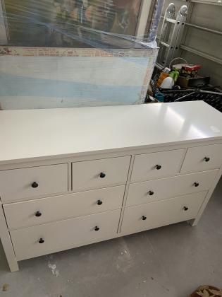 שידת 8 מגירות במצב כמו