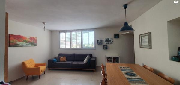 מעפילי אגוז 16 (קרית דוד)