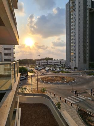 שדרות יצחק שמיר 9 (גלי כרמל, ז'בוטינסקי)