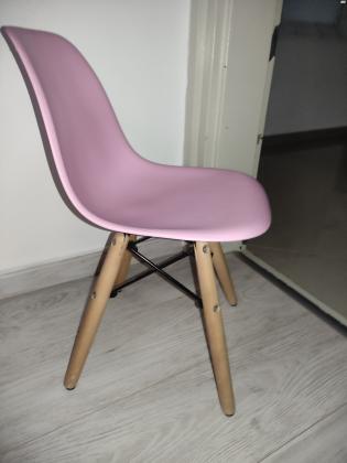 2 כיסאות לחדר ילדים