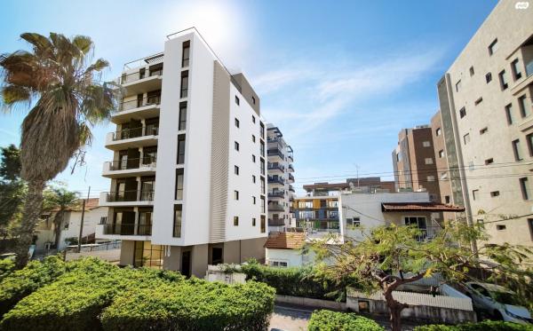 שדרות הצנחנים 18 (מתחם נגבה)