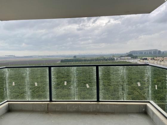 חייקה גרוסמן 4 (נאות עוזי)