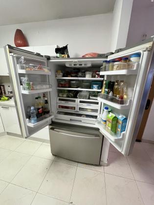 מקרר LG עם 2 דלתות ומקפיא תחתון