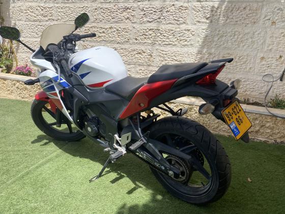 הונדה CBR125R (2017)