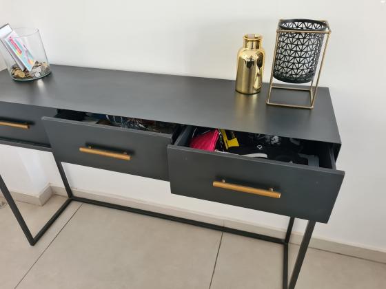 קונסולת כניסה מתכת שחורה, ידיות