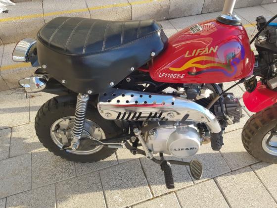 הונדה CB125R (2008)