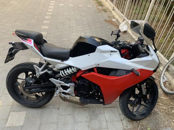 יוסאנג GT250R קומט (2017)