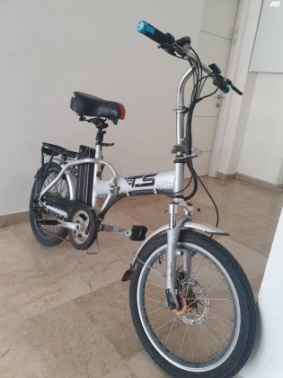 אופניים חשמליים של חברת TS(בין