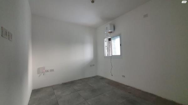 שדרות הצנחנים 18 (מתחם נגבה)