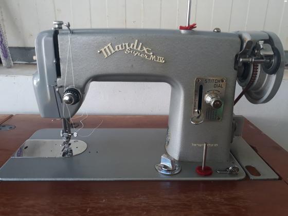 מכונת תפירה של חברת "מרדיקס",