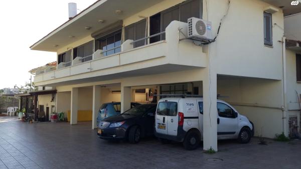 אח"י דקר 17 (עין התכלת)