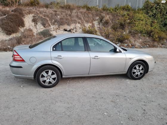 פורד מונדאו (2005)