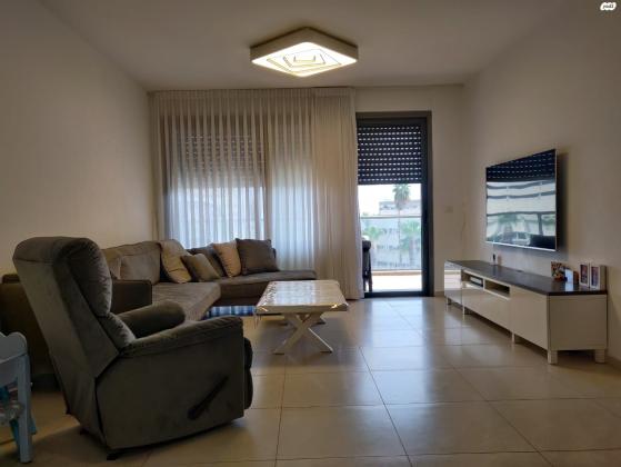 הצנחנים 32 (נוה שרת)