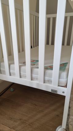 מיטת תינוק דגם מיאמי של