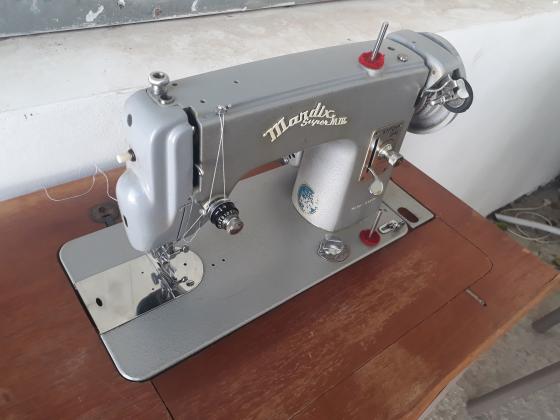 מכונת תפירה של חברת "מרדיקס",