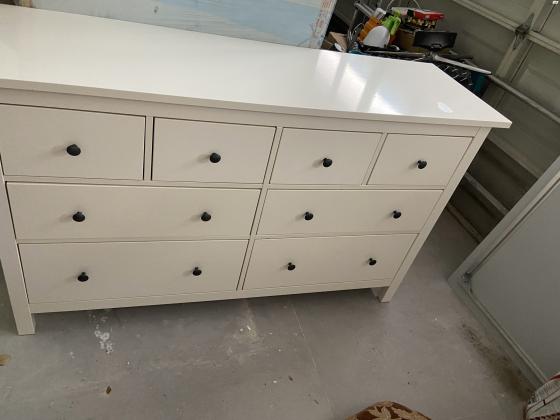 שידת 8 מגירות במצב כמו