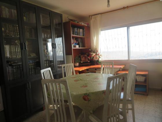 חיים לסקוב 14 (פסגת זאב מרכז)