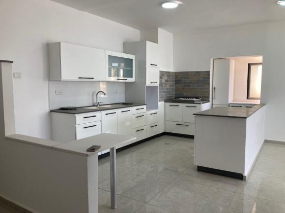 יעקב פיכמן 8 (רסקו(גבעת הורדים))