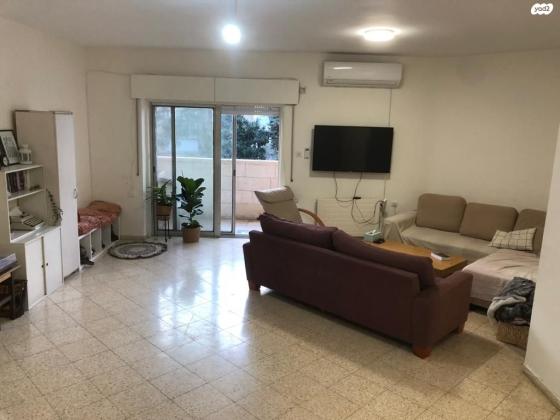 הרב חיים ברלין 33 (רסקו(גבעת הורדים))