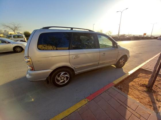 יונדאי טרג'ט (2006)