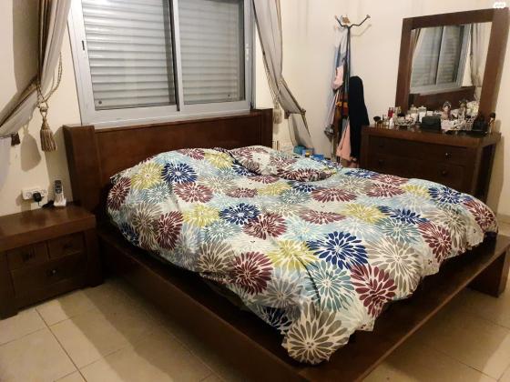 חדר שינה ביתילי מעץ אלון