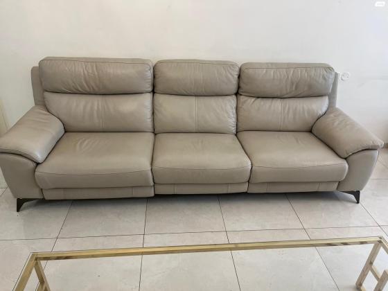 ספת עור עם 2 ריקליינרים