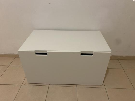 ספסל עם ארגז אחסון גדול