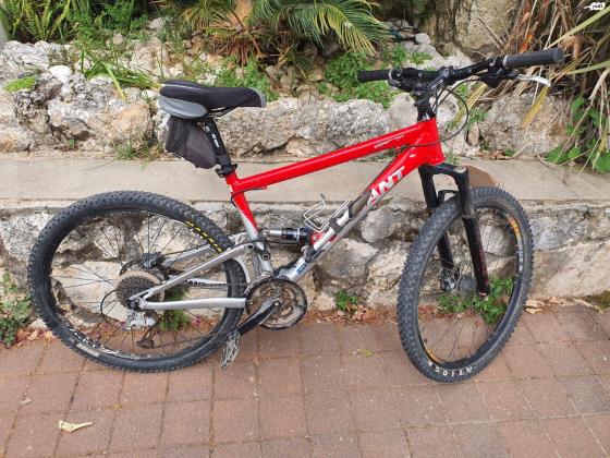 אופני GIANT שיכוך מלא 26",