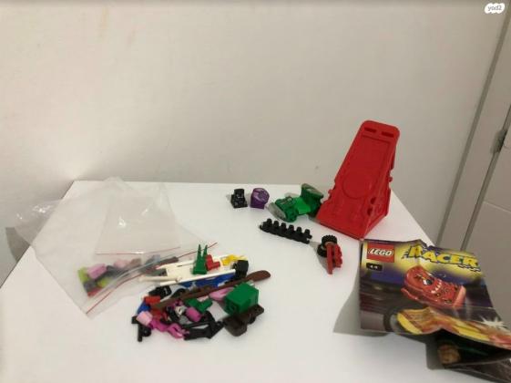 הרבה חלקים שונים של לגו