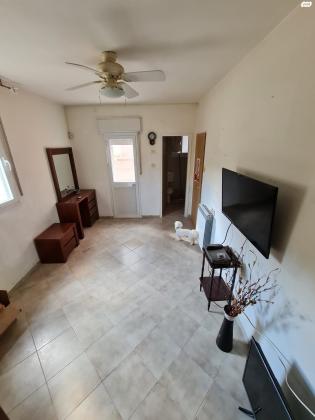 רינה ניקובה 1 (פסגת זאב מזרח)