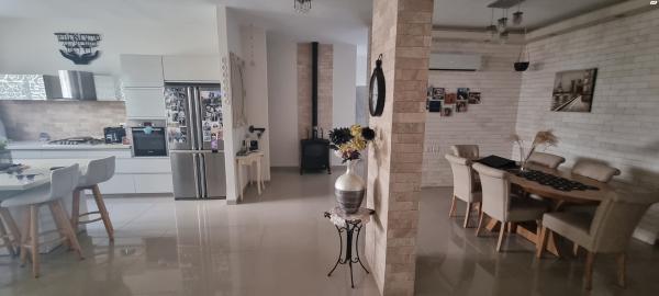 אסתר המלכה 40 (רובע יזרעאל)