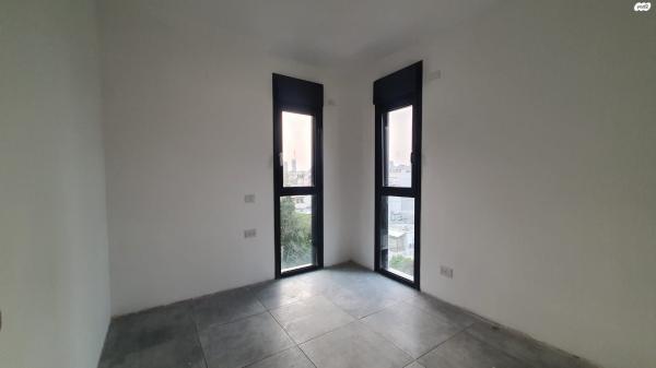 שדרות הצנחנים 18 (מתחם נגבה)