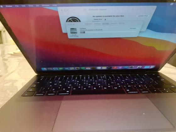 A1708 מקבוק פרו 2017 עלה כמעט 5 אלף