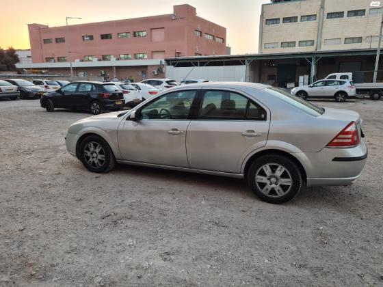 פורד מונדאו (2005)