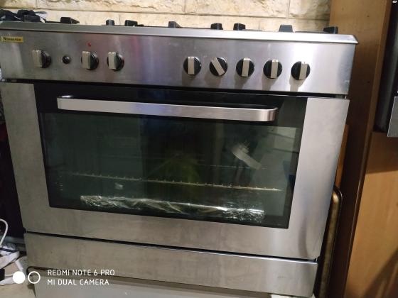 תנור גדול משולב עם 5