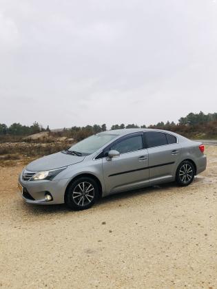 טויוטה אוונסיס (2013)